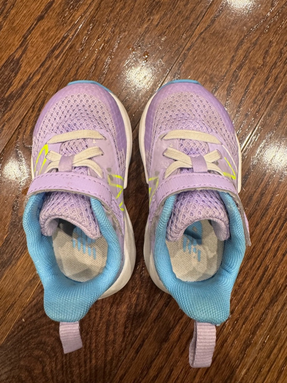 New Balance Kids Lightweight Lavender Athletic Sneakers with Blue Lining - Picture 9 of 11